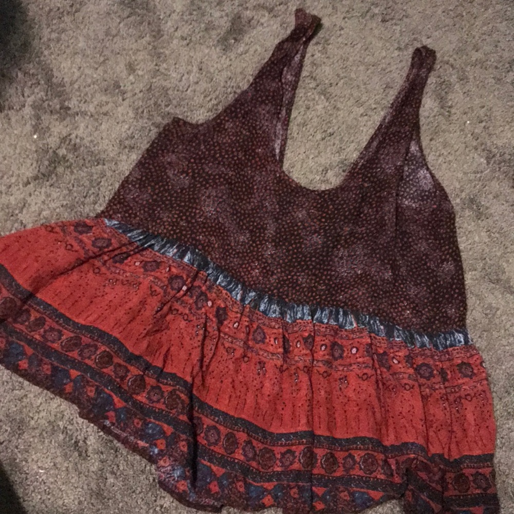 Maroon tank
